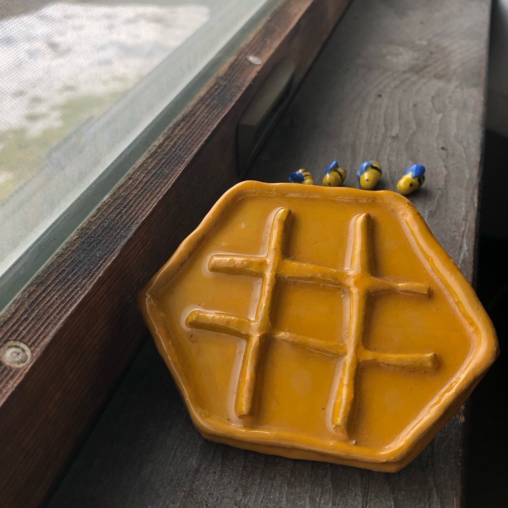 SOLD Handmade Tic Tac Toe Bee & Flower